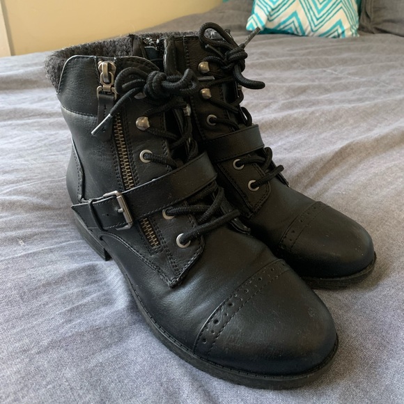 Black leather women’s combat boots - size 7 - Picture 3 of 5